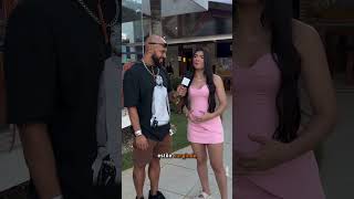 Talita Mel sendo entrevistada