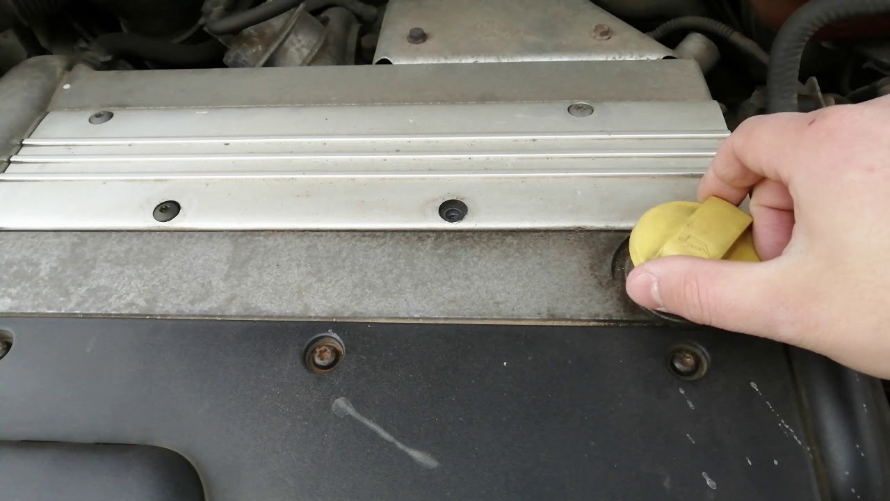 Стук при открытии маслозаливной горловины сааб 9-3 2.0T 2006 - YouTube