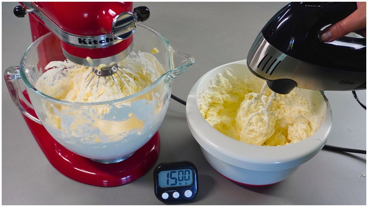 Как приготовить очень густые швейцарские сливки за 15 минут — просто, быстро и из 3 ингредиентов!