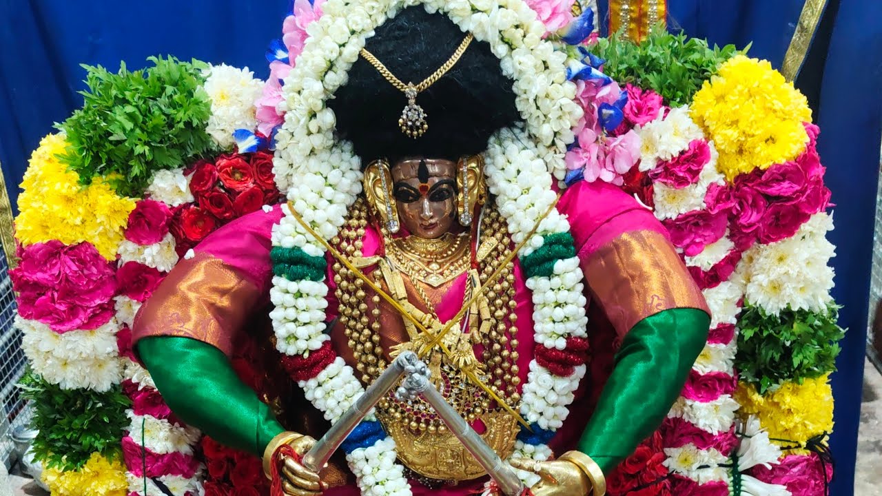 நாட்டரசன்கோட்டை ஸ்ரீ கண்ணுடைய நாயகி அம்மன் கோவில் கோலாட்ட திருவிழா நிறைவு நாள் (தைலக் காப்பு)