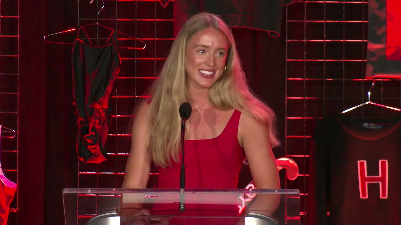 🏅 Corinne Furey Receives the Francis J. Toland Community Service Award | Harvard Volleyball 🏐