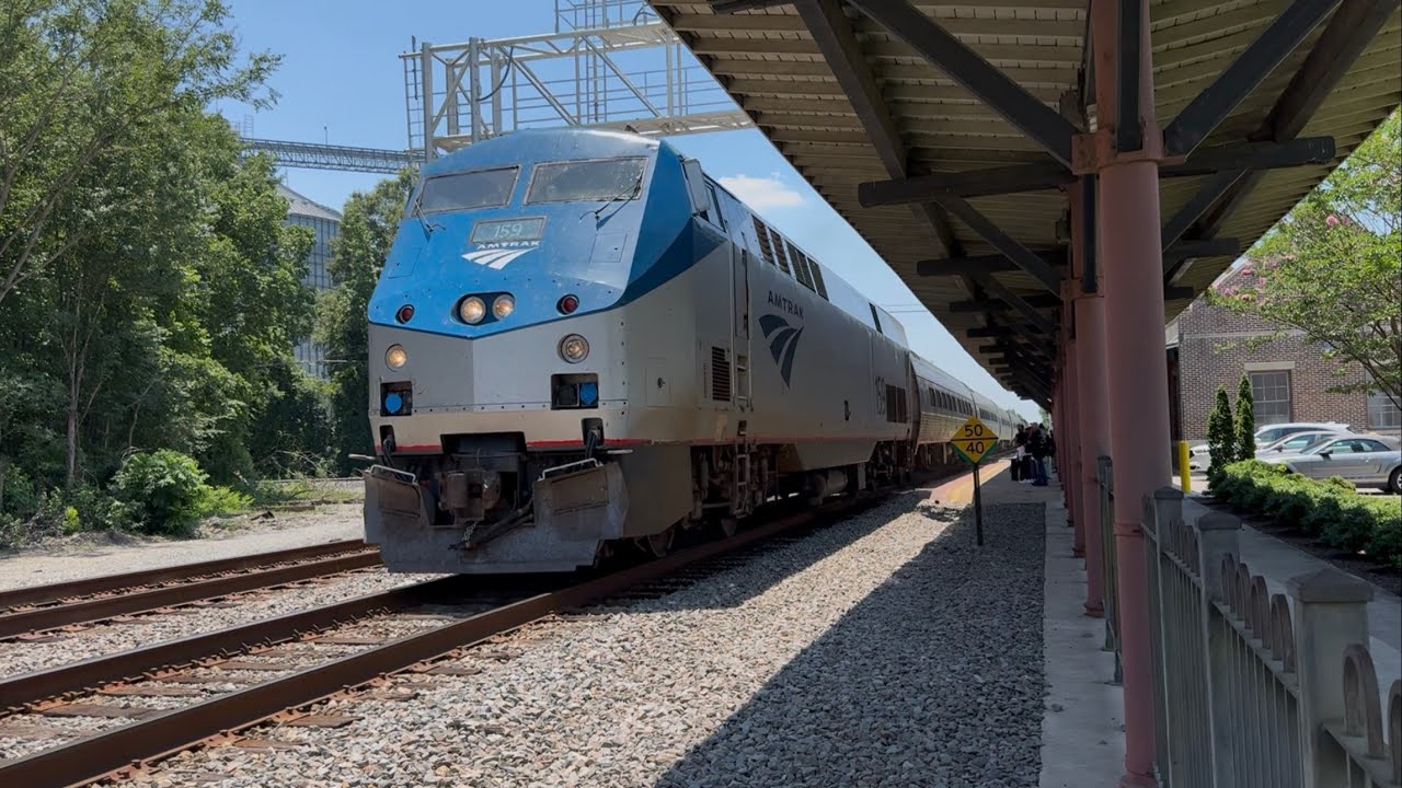 Amtrak 159 Northbound Palmetto Arrived At Selma, NC - YouTube