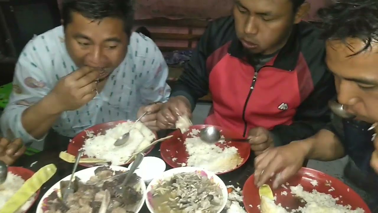 Vawksa mukbang a tui khawp mai