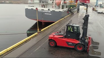 Heavy Forklift Trucks In Port Operation [Customer Video] - Linde Material Handling