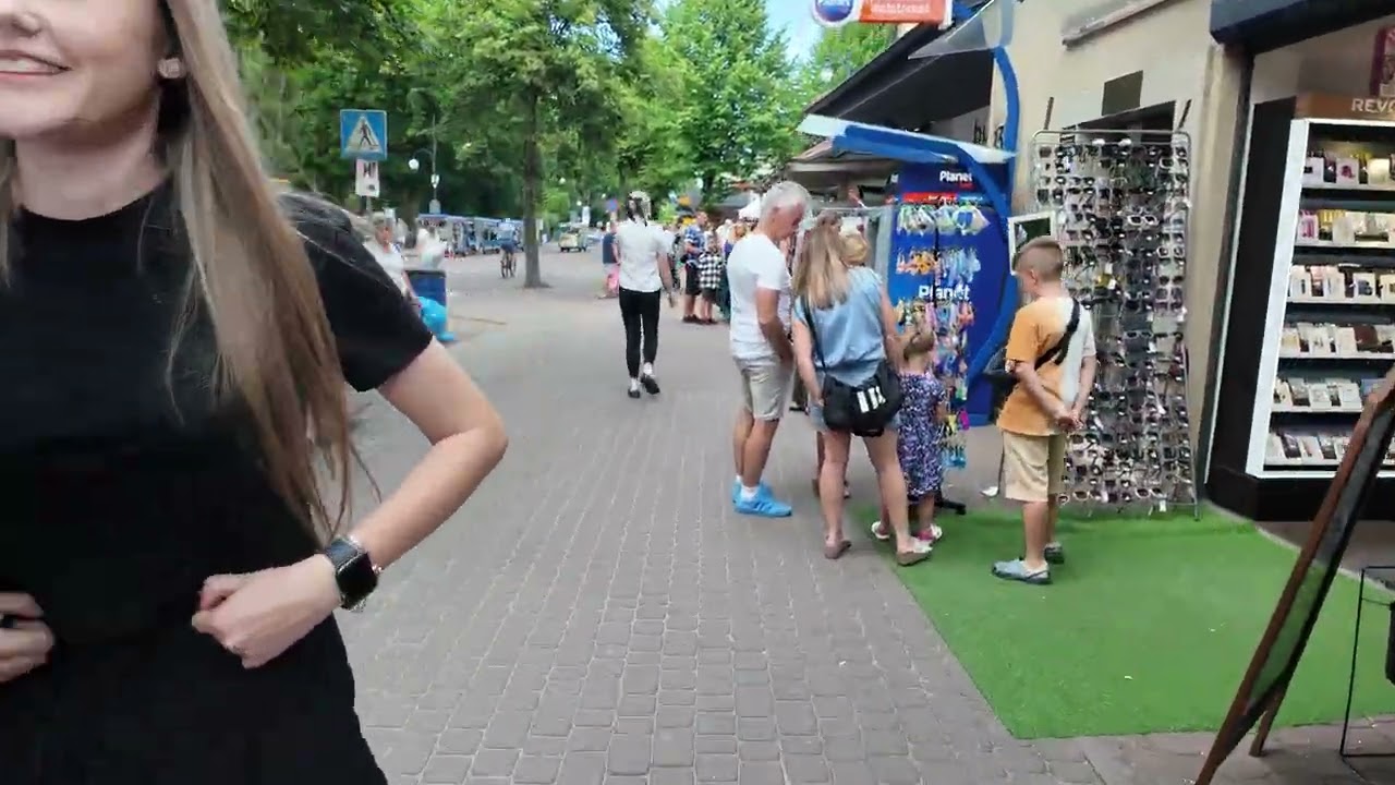 Łeba - Zobacz co się na głównej ulicy ze straganami - Lato 2025 [4K]