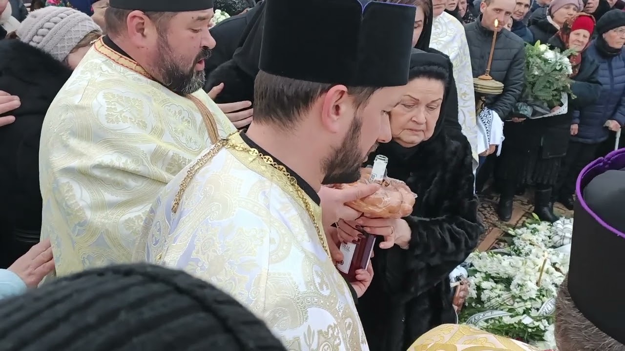 Înmormântarea părintelui Octavian Marian Poduț, duhovnicul creștinilor din Tocileni