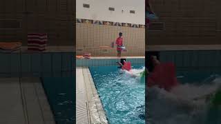 طريقة تعليم السباحة للمبتدئين ‍️#morocco #marrakech #natation #motivation