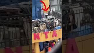 Les Balles Du Champagne: Snipers Partout Les Toits De La Honte