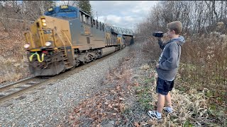 TRAIN TRACKERS -  #48 FAST CSX LOCOMOTIVE / CROSSING GATE CUTOFF / CATCHING FREIGHT TRAINS