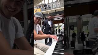 Je prank une personne au piano de la Gare du Nord ￼