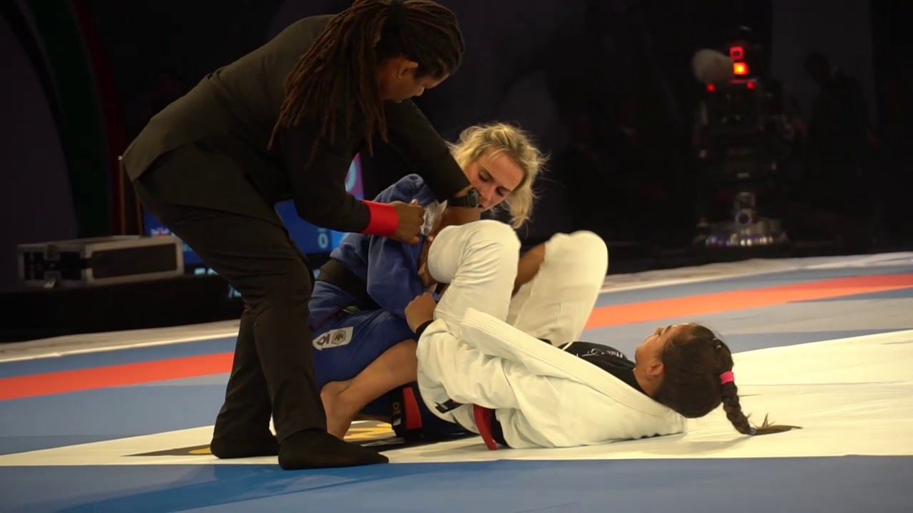 Beatriz Mesquita vs. Ffion Davies at the Abu Dhabi World Pro 2019