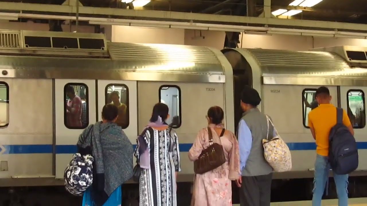 DELHI METRO: Standard Gauge & Broad Gauge trains