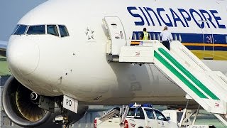 [FULLHD]LIVE ATC EMERGENCY LANDING Singapore Airlines Boeing 777 SQ425 9V-SRQ KUL Kuala Lumpur