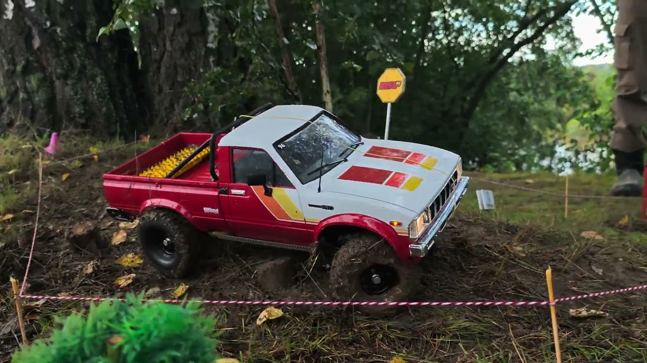 RC4WD Toyota Hilux class 0 course test run at RCTEG and MSG Weekend 2025