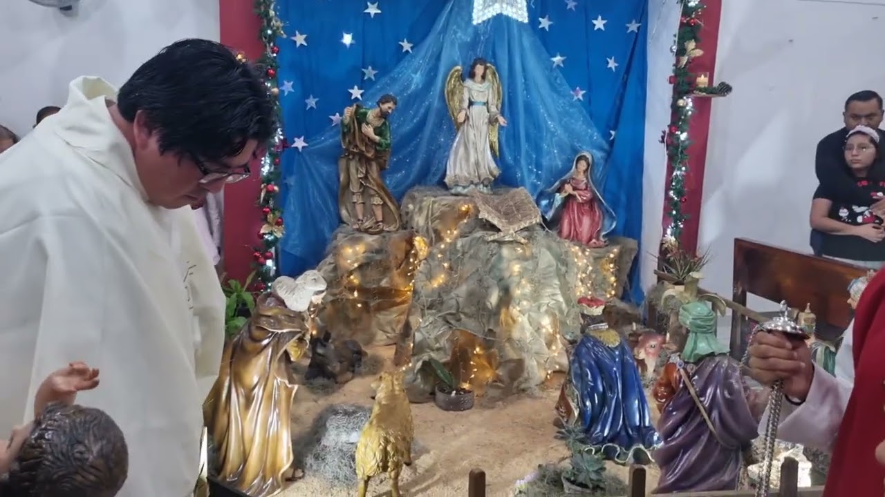 Celebracion del nacimiento , el niño.Dios , parroquia  de la Santísima Trinidad,  Tuxtla, Gutierrez