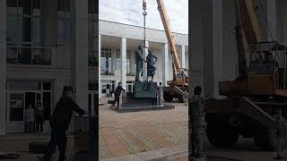 Установка памятника «Музейщикам Пушкиногорья»