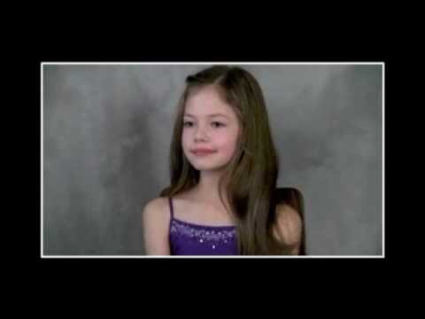 Video: Mackenzie Foy nettoverdi: Wiki, gift, familie, bryllup, lønn, søsken