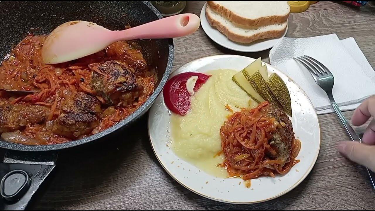 минтай с морковью и луком .. - YouTube