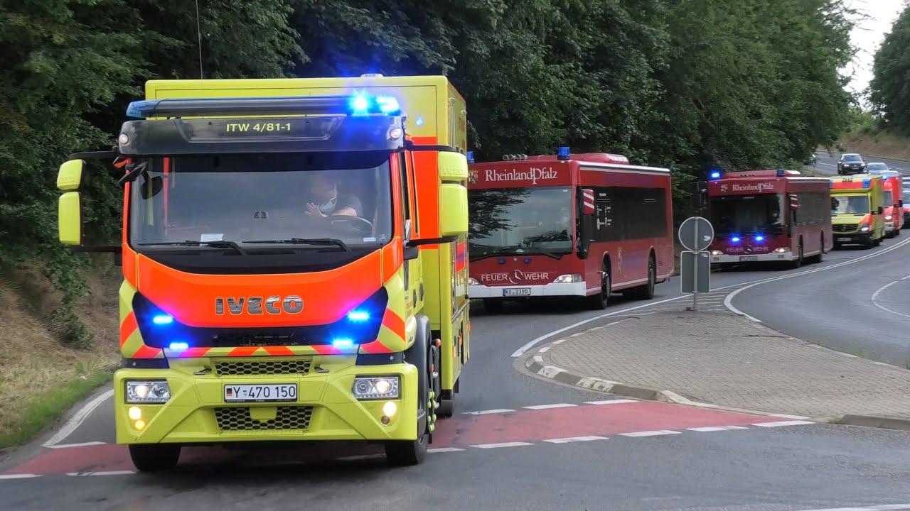Transport verletzter Soldaten nach Anschlag in Mali ins Bwzk Koblenz mit Feldjägereskorte