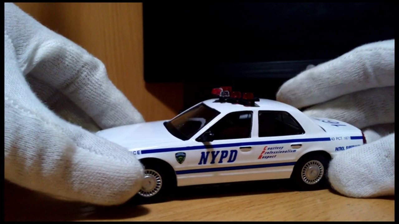 Ford crown victoria игрушка