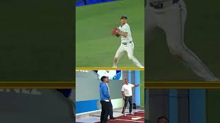 Andrés Giménez on using PitchCom to his advantage #shorts