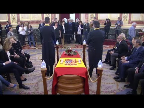 Emocionado adi&oacute;s a Alfredo P&eacute;rez Rubalcaba
