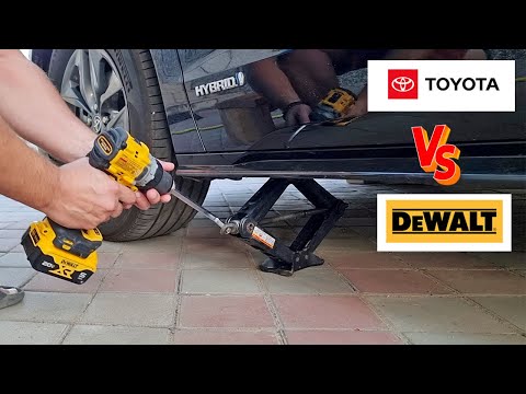 💥 TOYOTA Vs DeWALT 💥 Lift the jack with a screwdriver 💥 Lifehack 💥 Поднять авто шуруповертом