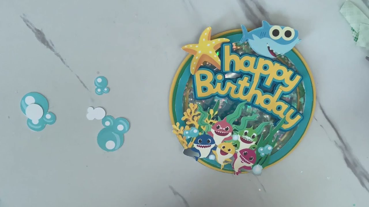 Shaker cake topper - Baby shark