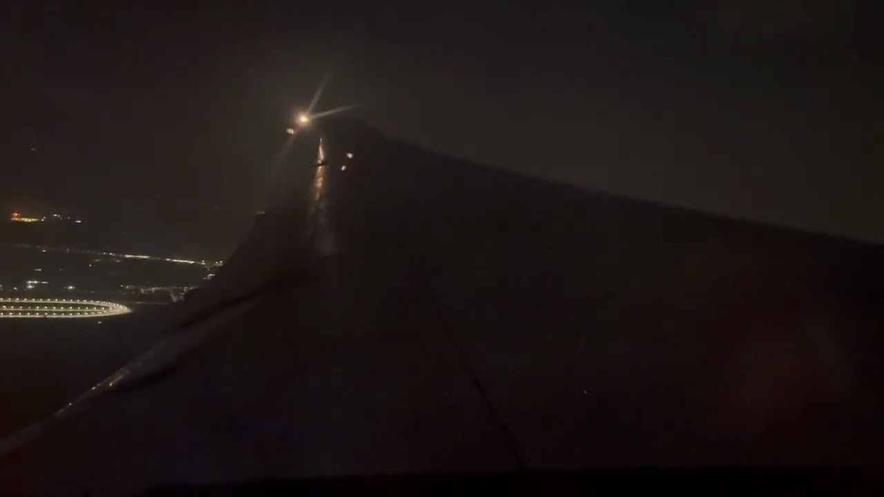 #emirates b777-300er onboard arrival into Dubai (night)
