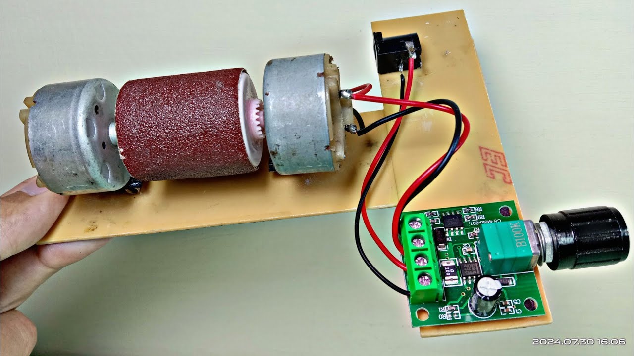 HOW TO MAKE AN ELECTRONIC CIRCUITS OF A MINI GRINDING MACHINE USING DOUBLE DYNAMO DVD AND DIMEER 2 A