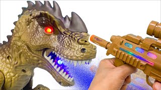 ティラノサウルスを倒す恐竜おもちゃ 銃で対決！