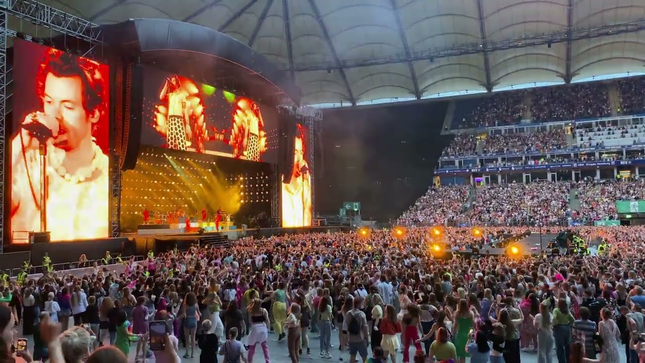 Amazing crowd at What Makes You Beautiful Harry Styles Hamburg 2022