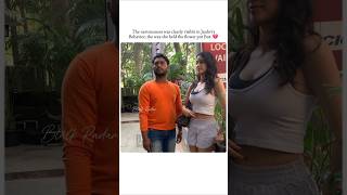 janhvi gets so much uncomfortable with fans 🥺 #janhvikapoor #aliabhatt #bollywood #viralshorts