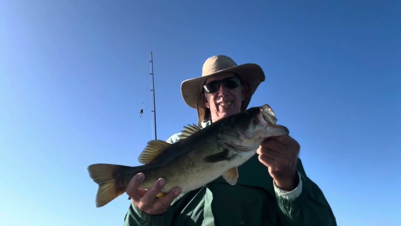 Lake Okeechobee bass fishing with Mr Derek and Hoyt Bait (THANK GARRARD TACKLE)