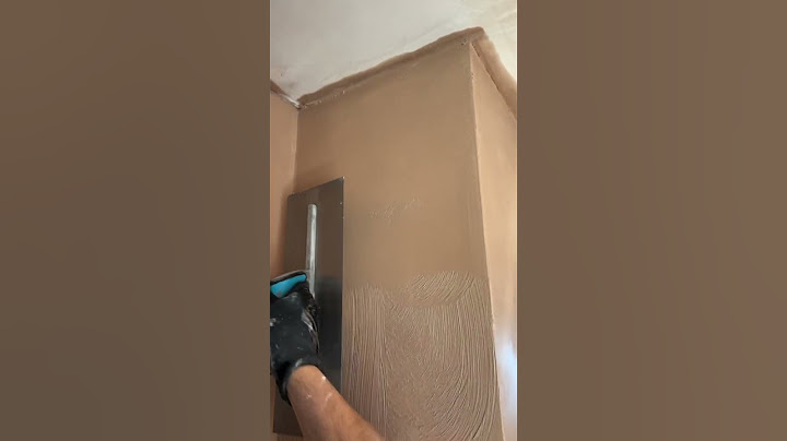 How I get a smooth finish plaster. There’s more than one way, this is what works for me #plastering