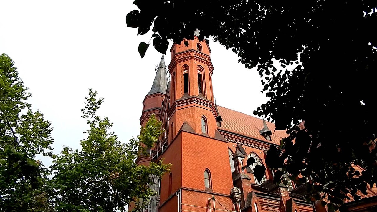 Kościół św. Henryka we Wrocławiu - dzwony przed niedzielną Mszą