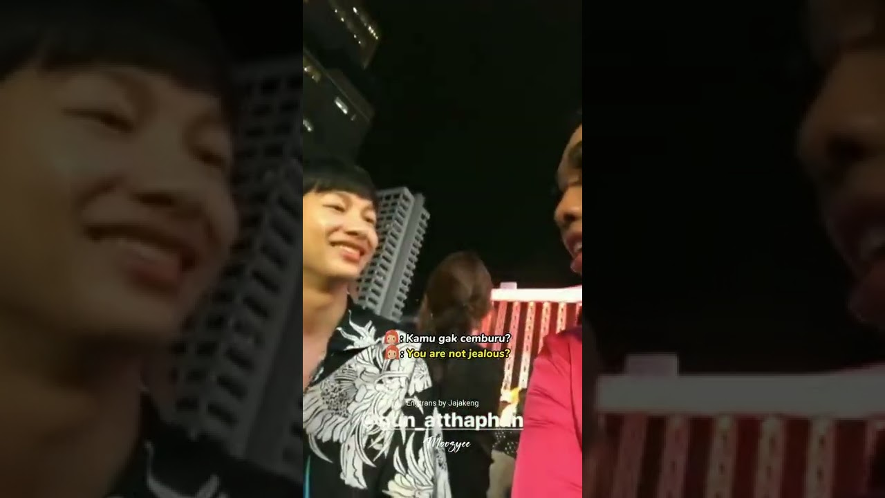 It's always someone secretly looking at him 😌📸 