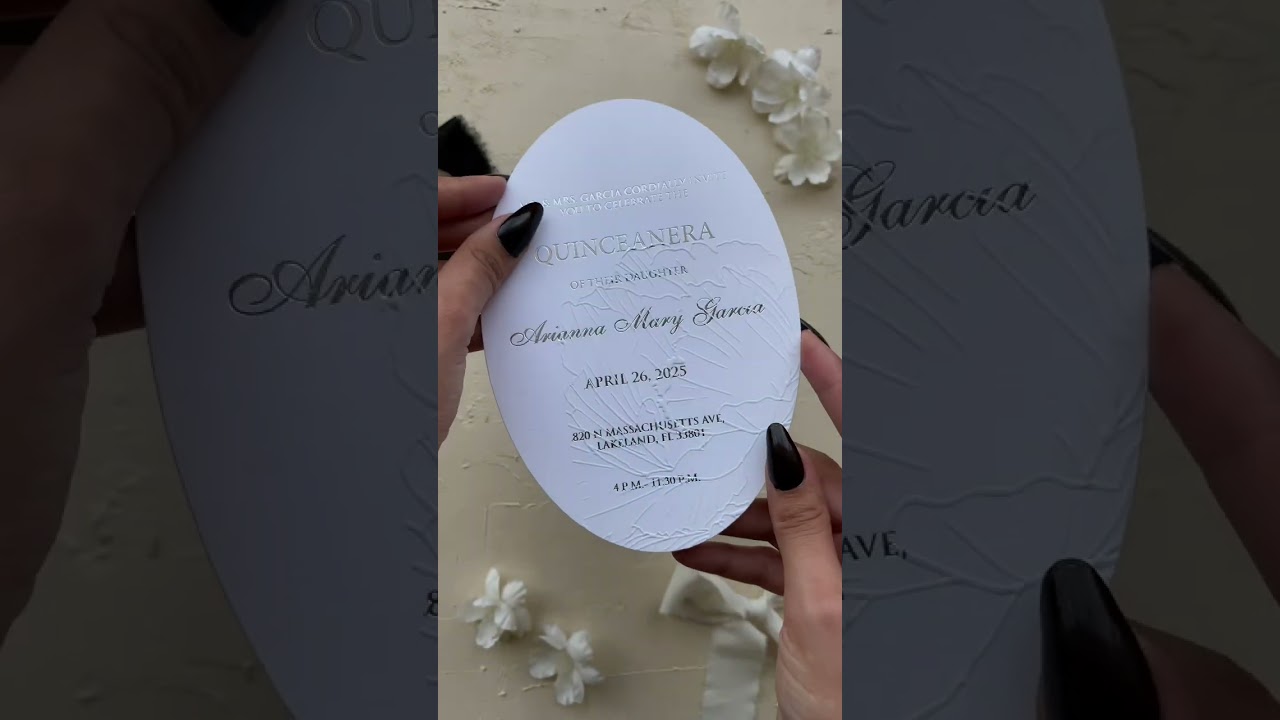 Bold and beautiful for her big day 🖤 