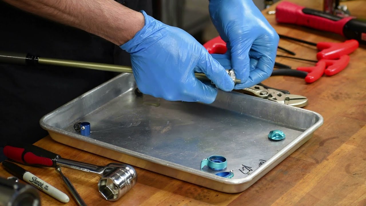 FOX open bath Suspension Fork Service - YouTube