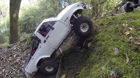 RC CAR Axial SCX10 II Deadbolt Vs RC4WD Trail Finder 2 (NO MUSIC)