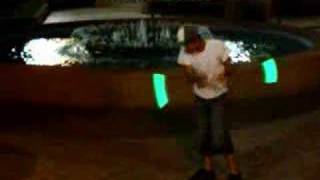 Chris Glowsticking