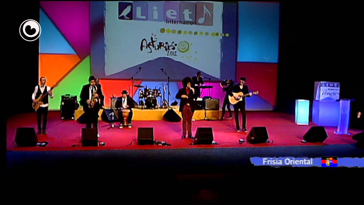 The Voodoolectric sings 'Slickermuul' at Liet International 2012