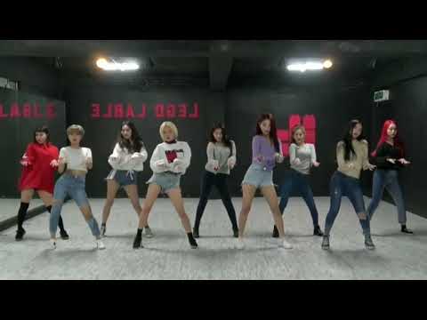 MOMOLAND (모모랜드) _ BBoom BBoom (뿜뿜) DANCE TUTORIAL (Slow + Mirrored)