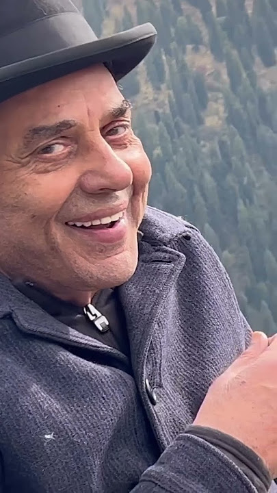 DHARMENDER JI ENJOYING WEATHER #song #bollywood #music #love #bolleywoodsong #ravisinghrajpoot