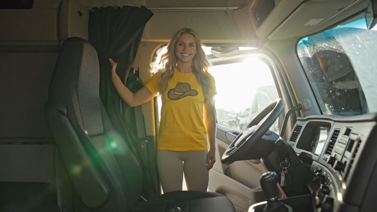 Solo Female Trucker Roadlife on America’s Most Isolated Highway | 900 Miles Through Nevada Heat