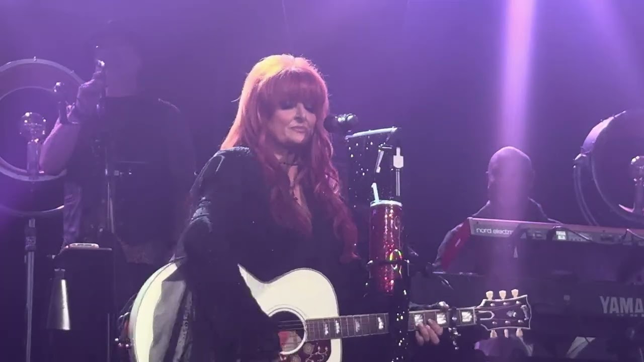 Watch Wynonna Judd - Girls With Guitars - Live on YouTube Watch Wynonna Judd - Girls With Guitars - Live on YouTube