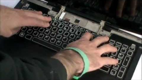 AMD Radeon HD 6970M CrossFireX upgrade in Alienware M17x R2 by Eurocom