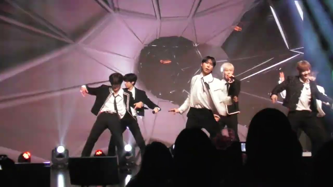 251228大阪2部 1.Parallel Universe /NINE.i