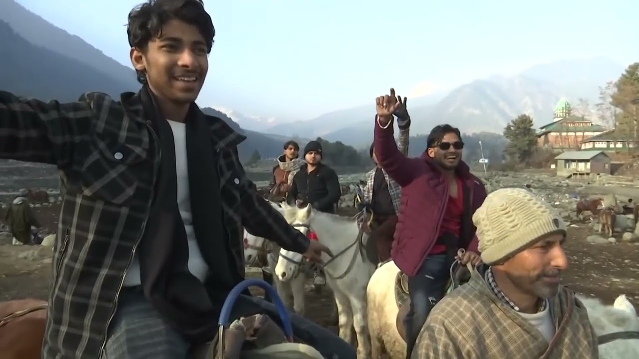 New Year Rush Brings Cheer to Pahalgam as Tourists Boost Winter Economy