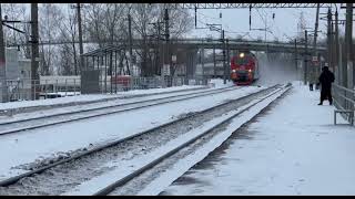 ЭП1М 697 с приветливым помощником,с поездом Москва-Казань